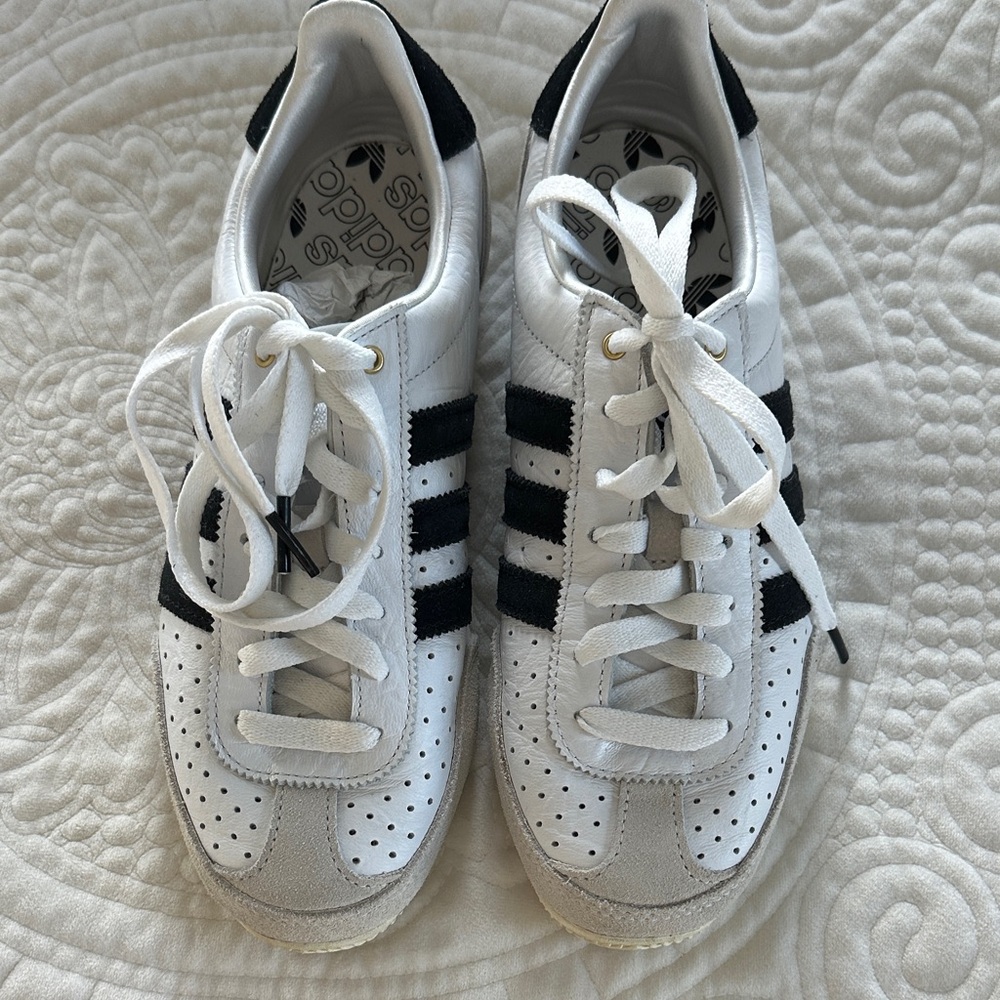 Adidas Classic Japan White and Black Trainers women’s